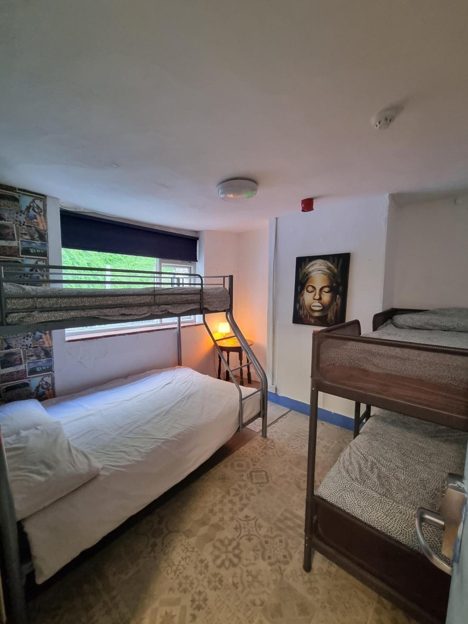 דובר First And Last Youth Hostel מראה חיצוני תמונה